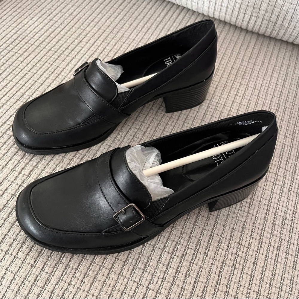 Mootsies Tootsies Y2K Black NWT Size 7 Block Heel Side Buckle Loafers